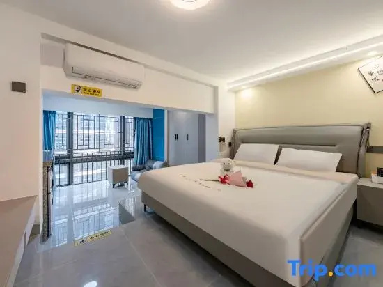 Standard Double room with city view (full double bed)