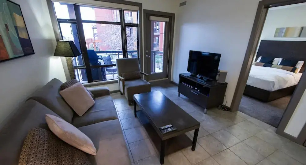 Fifth Floor Pool View #505 - фото 6