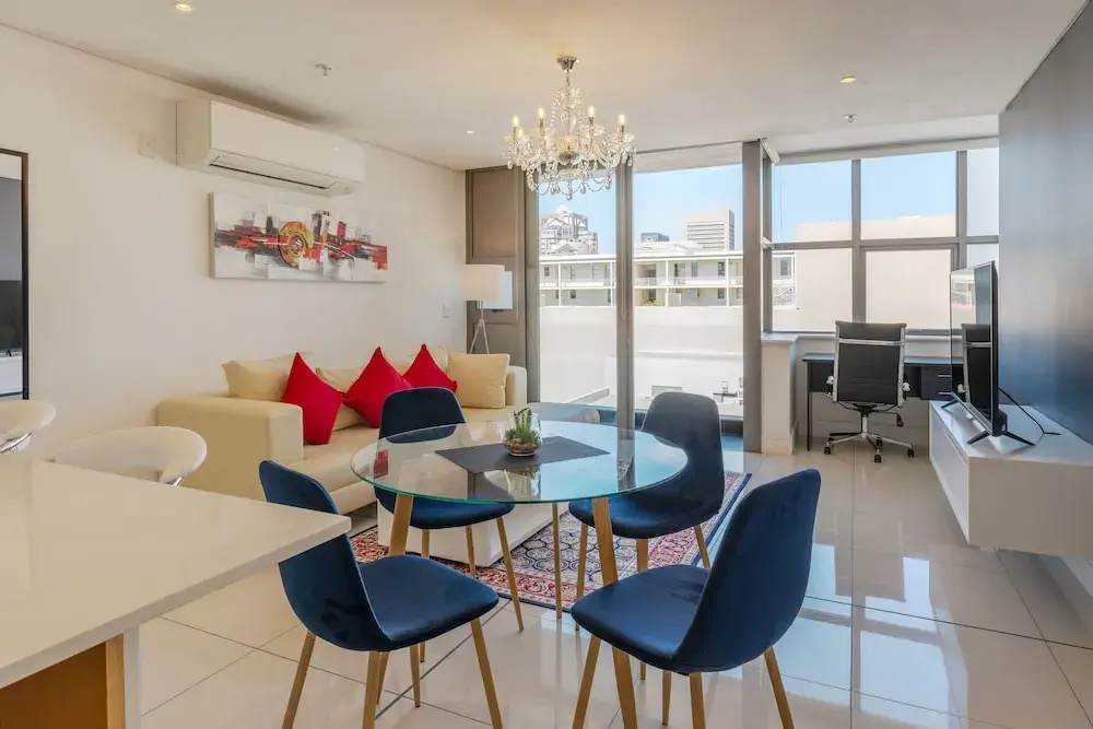 1 Bedroom Luxury Suite with balcony and with mountain view