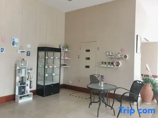 Food & Beverage