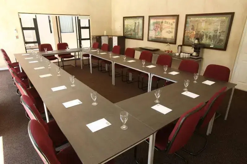 Jemima's Hospitality, Bunker on Bailie - Général