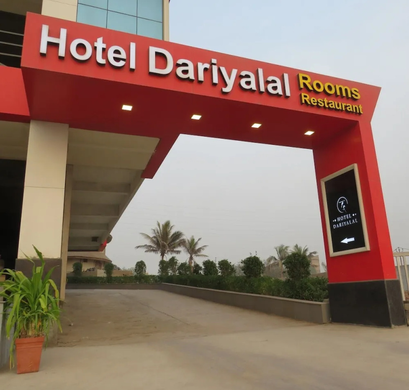 Dariyalal Hotel