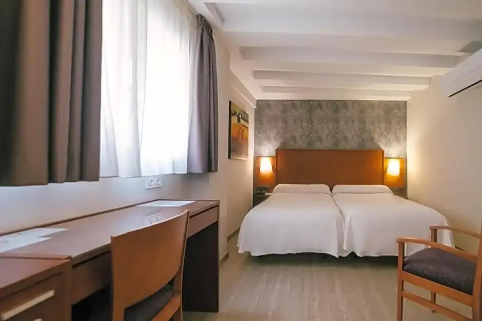 Torreluz Centro Hotel - Chambres