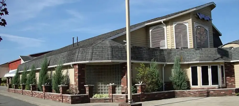 Plantation Inn & Suites