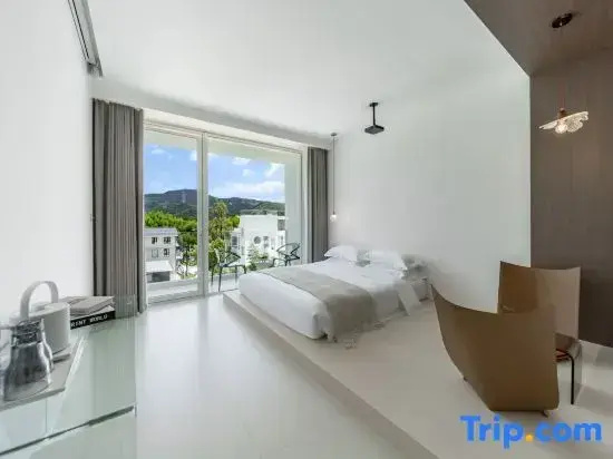 Standard Family room with balcony