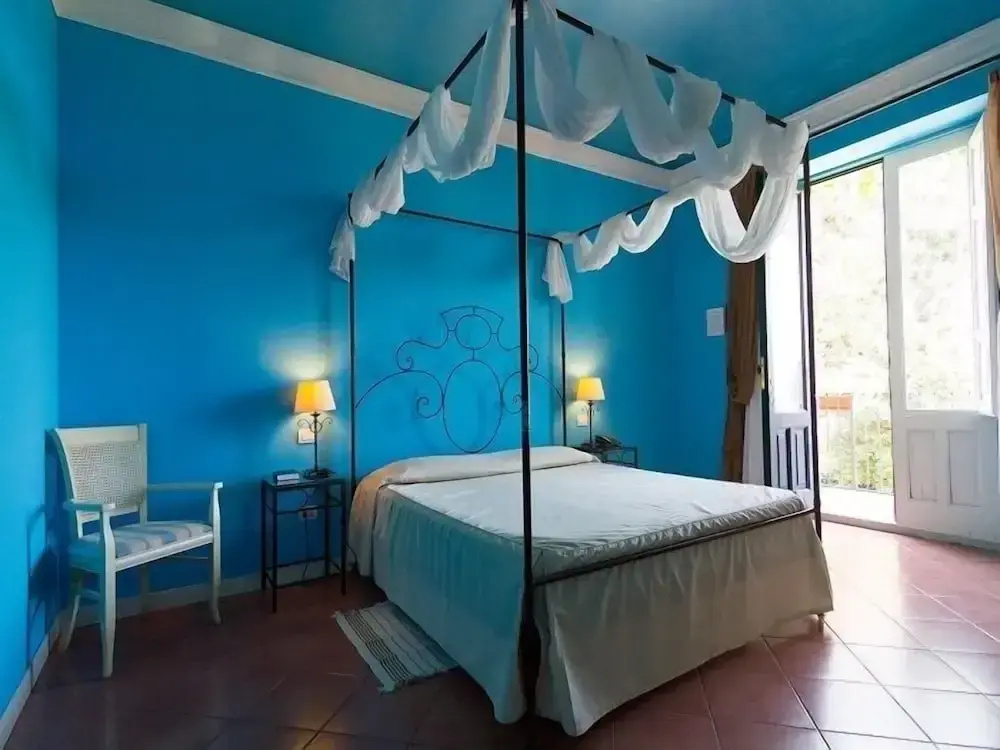 Superior Triple room with pool view