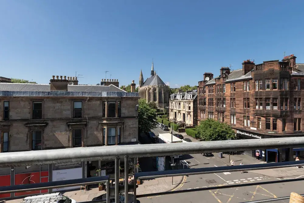 Hillhead Apartment with Roof terrace