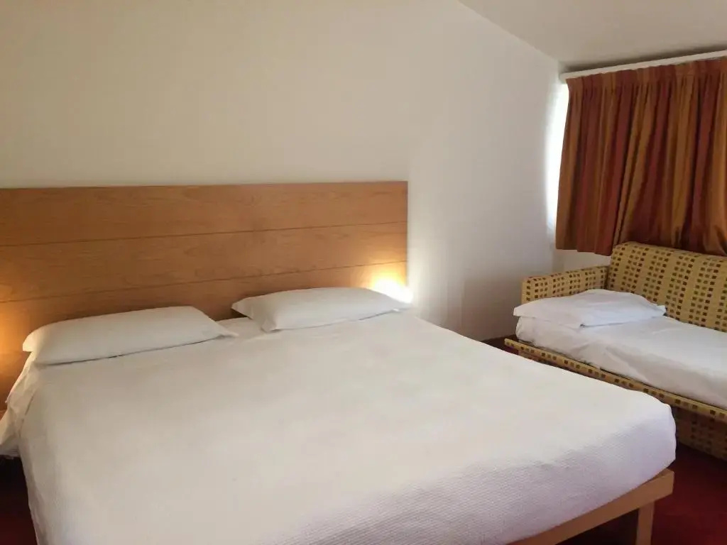 Superior Triple room