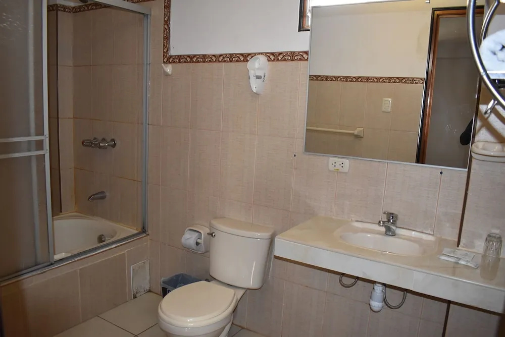 Colonial Plaza Hotel - Chambres
