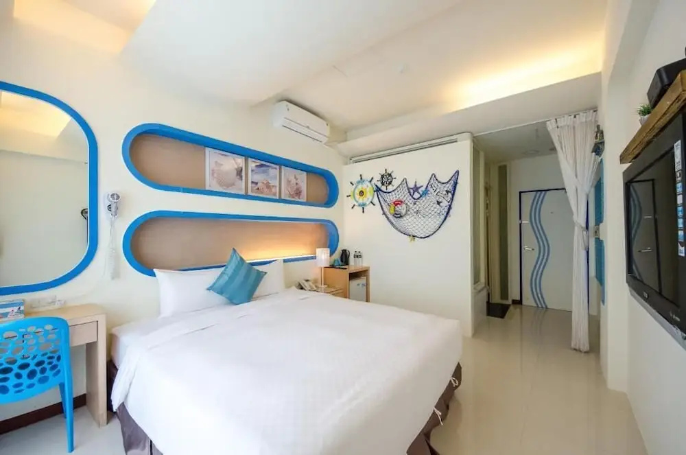 Standard Double room with balcony and with ocean view (full double bed)