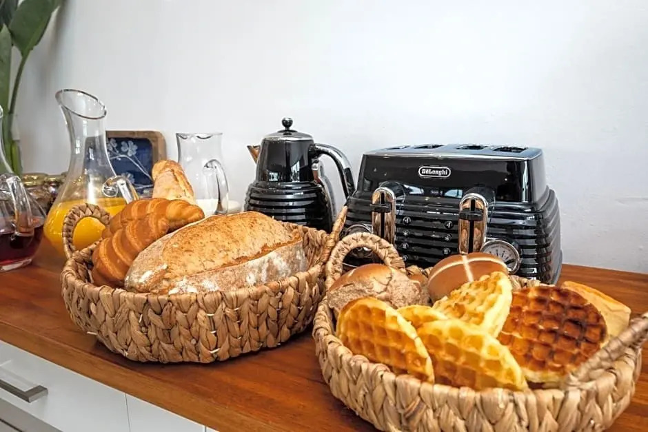 5 On Lindsay - фото 4