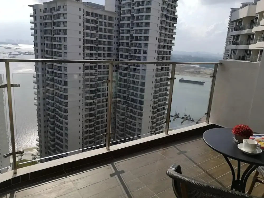 Favoured Seaview Suite