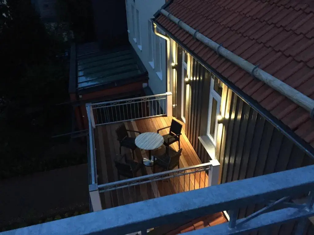 Apartment with balcony