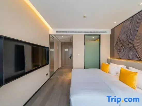 Deluxe Double room (full double bed)
