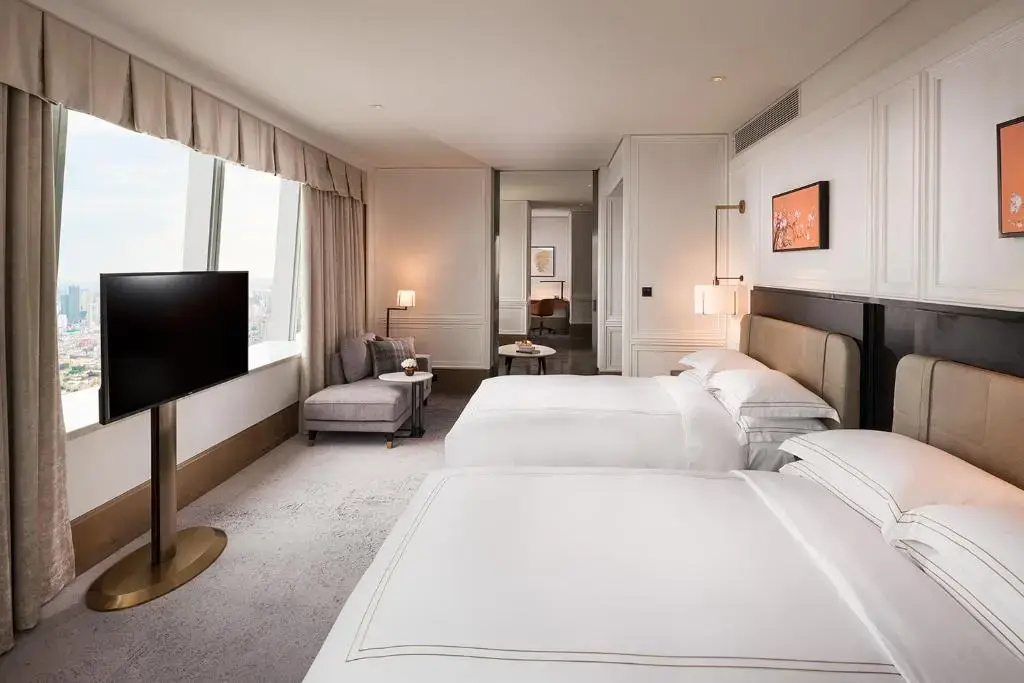Deluxe Double Suite (twin beds)