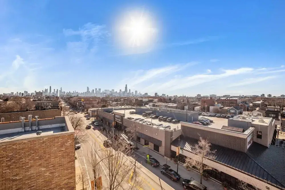 4-bedroom Condo Near Fulton Market w Rooftop