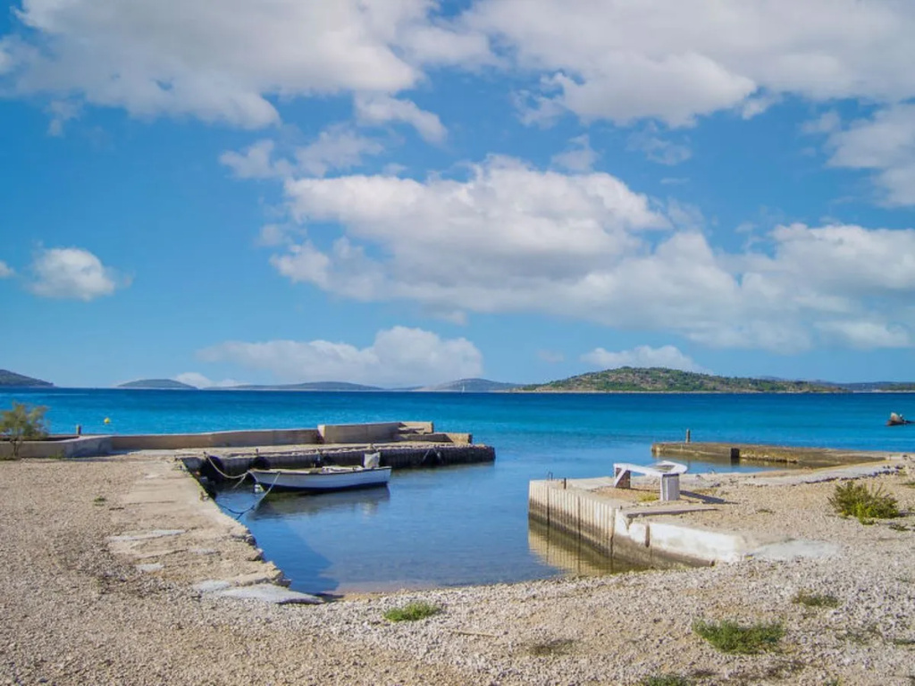 Beach & Waterfront