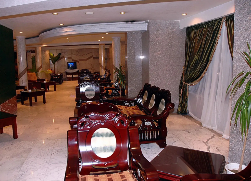 Lobby & Reception