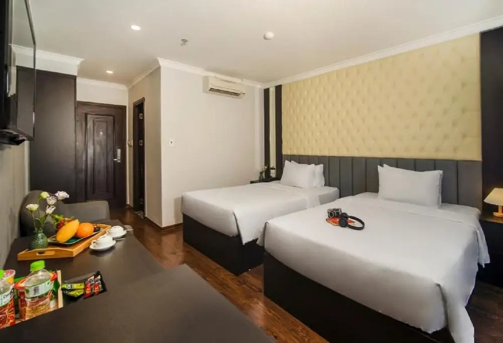 Deluxe Double room with balcony and with city view (twin beds)