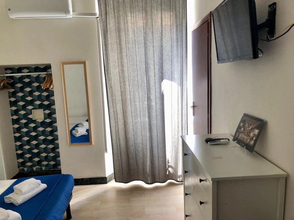 Silton's Room — 4