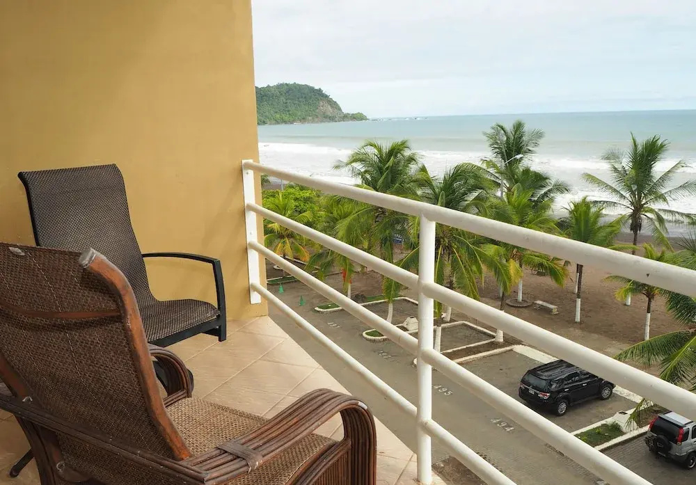 Deluxe Suite with balcony