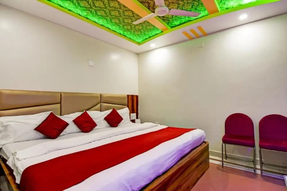 Deluxe Quadruple room with city view