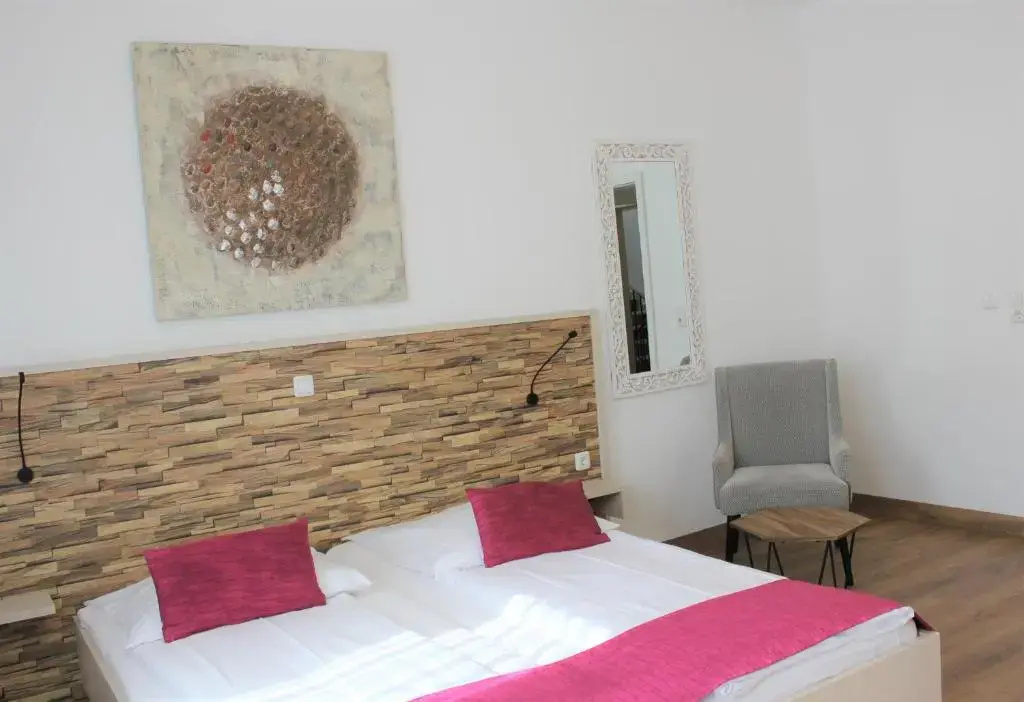 Standard Double room (full double bed)