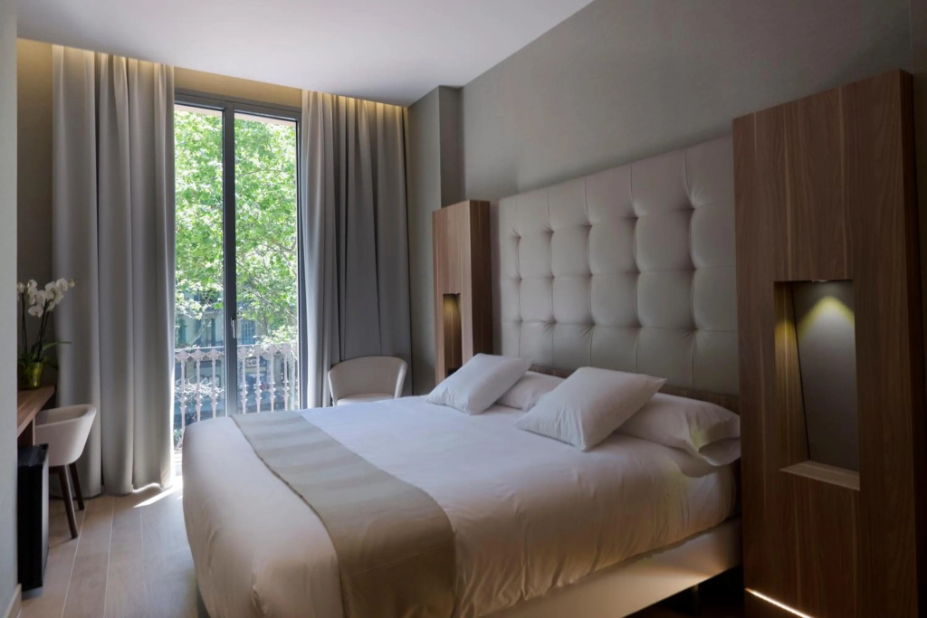 Hotel Chi — 3