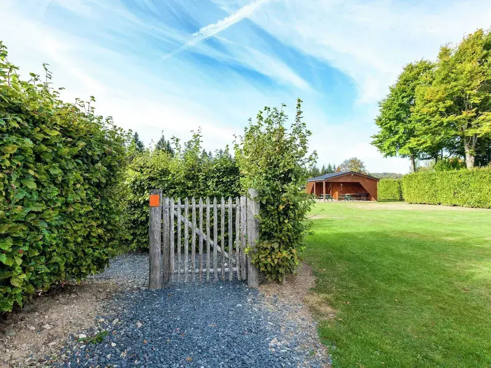 Boutique Chalet In Bullingen Near Lake