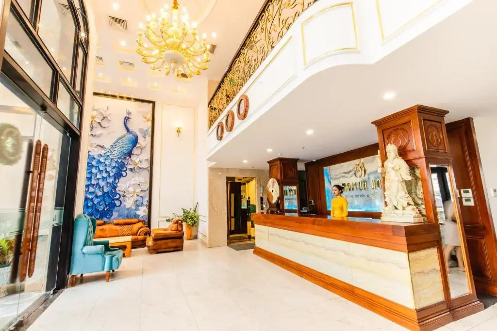 Lobby & Reception