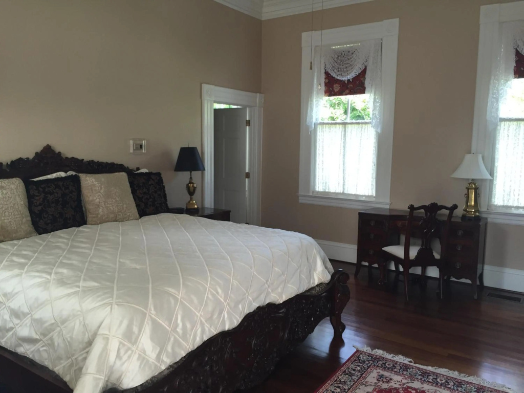 Lookaway Inn — 3