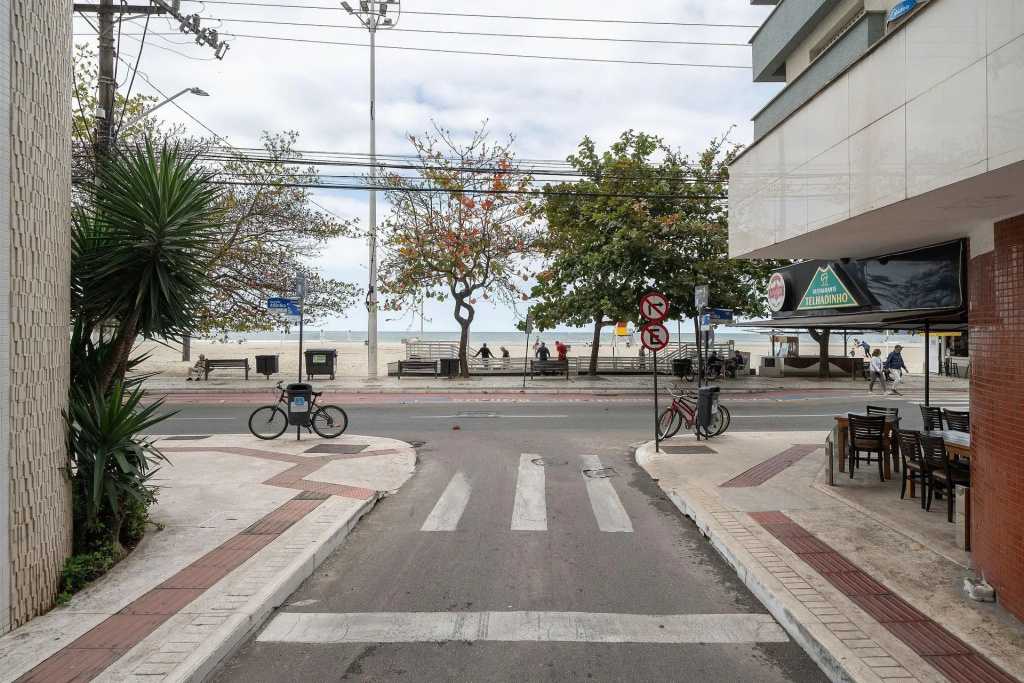 Apto Pé Na Areia Em Balneário Camboriu Acs806