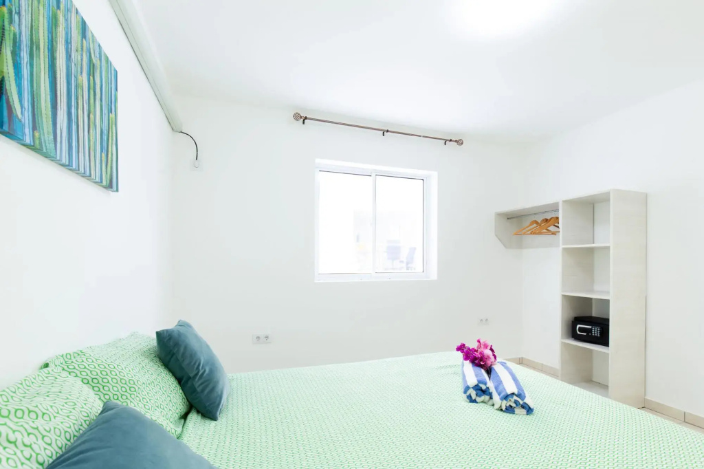 ?Hot Deal? 2BR Condo W/ pool in Famous Jan Thiel Are