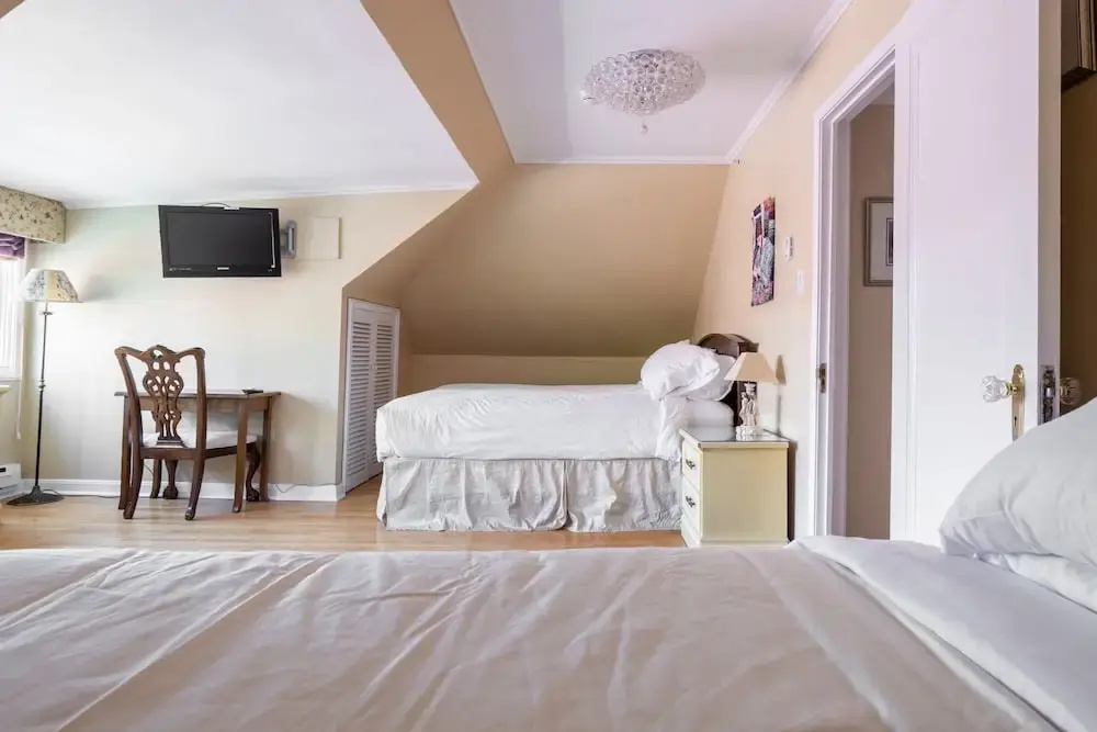 Monroe House Executive Suites - Chambres