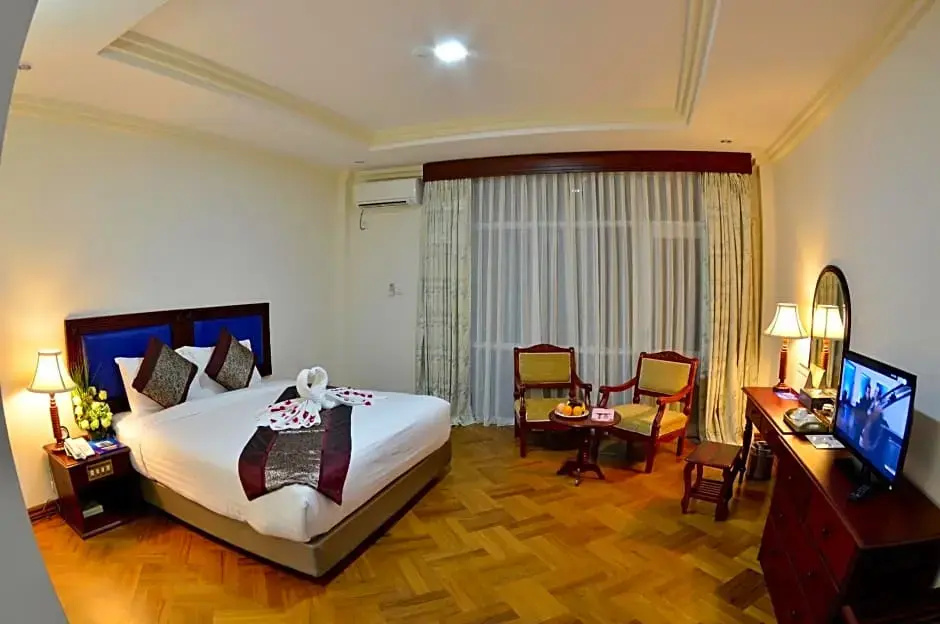 Golden Butterfly Hotel - Chambres