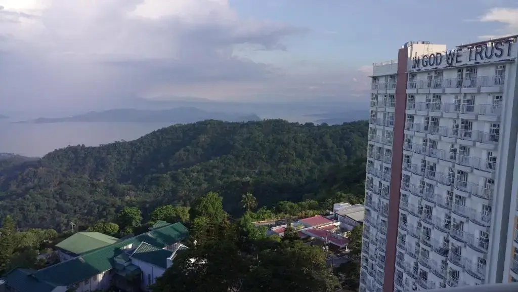 HappyNest 744 @ Cityland Tagaytay
