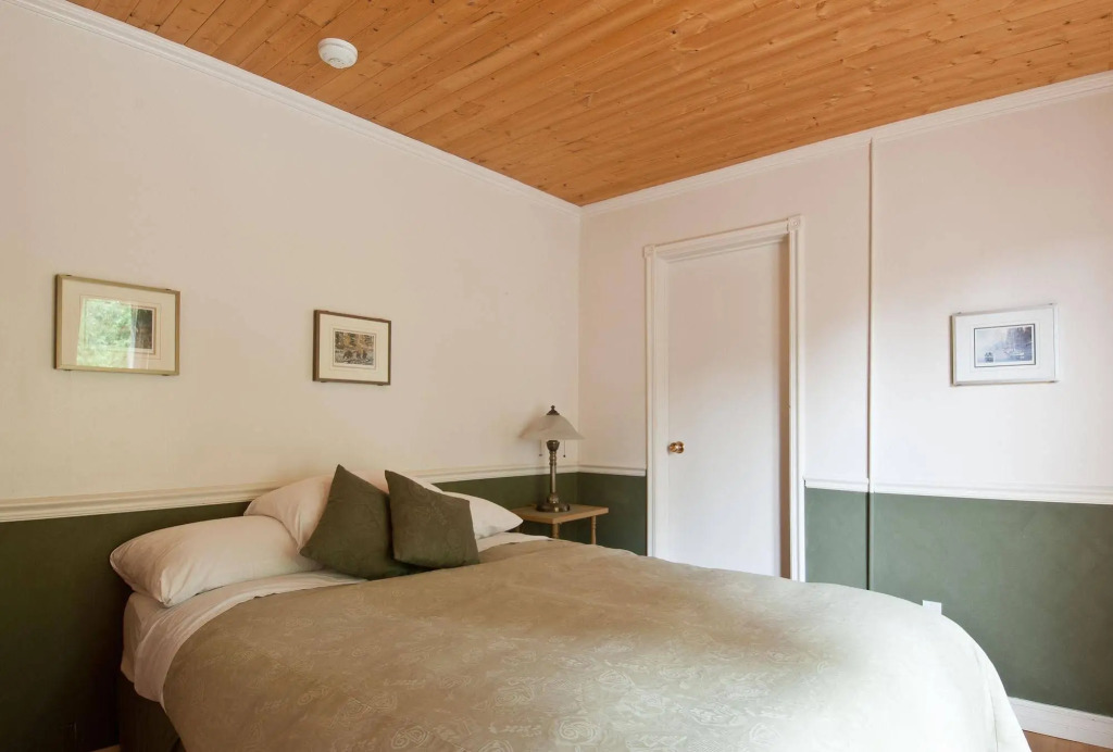 Heriot Bay Inn by null