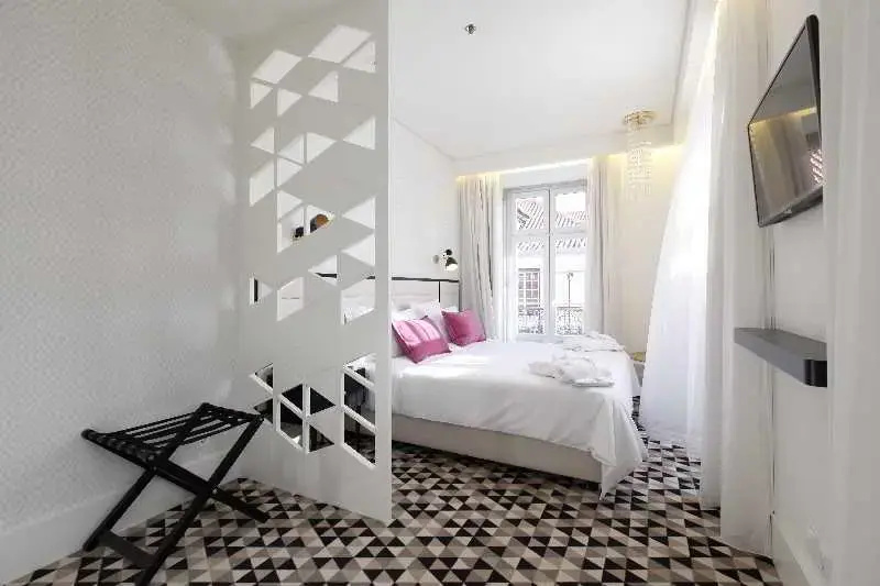 Superior Double room with city view (full double bed)