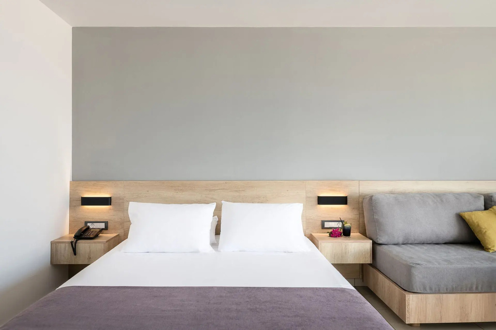 Standard Single room with side sea view