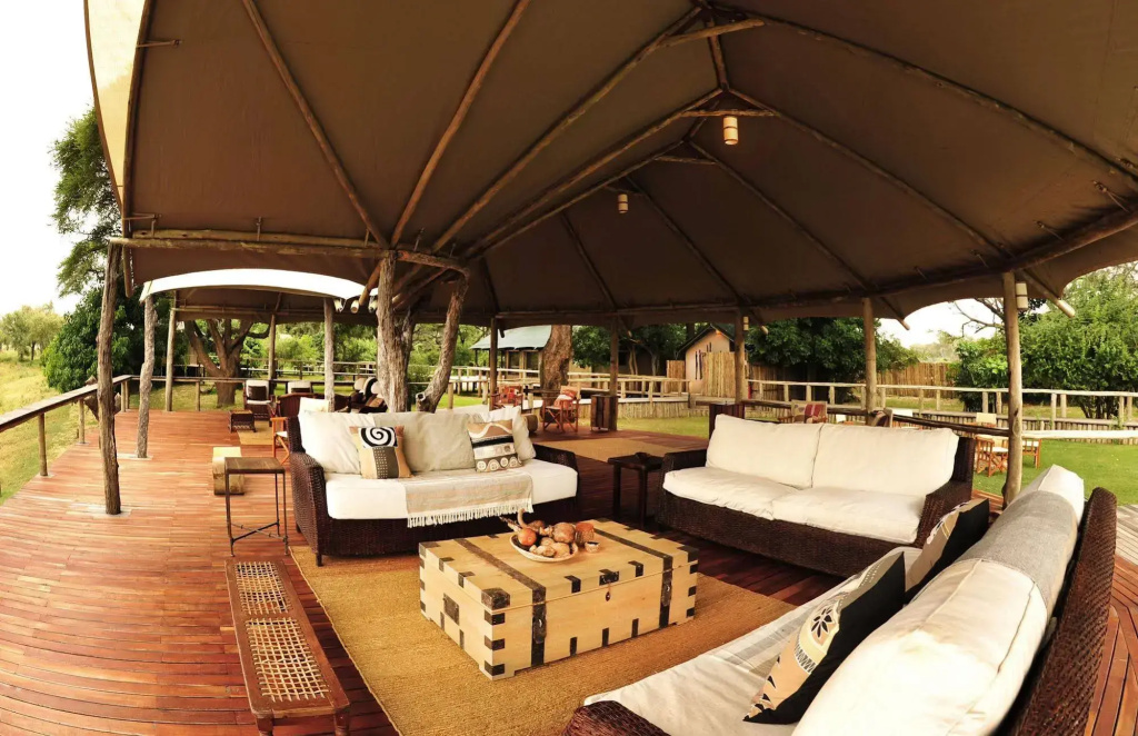 Anabezi Camp