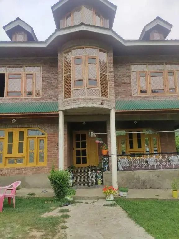 Oyo Home 92077 Waseem Homestay
