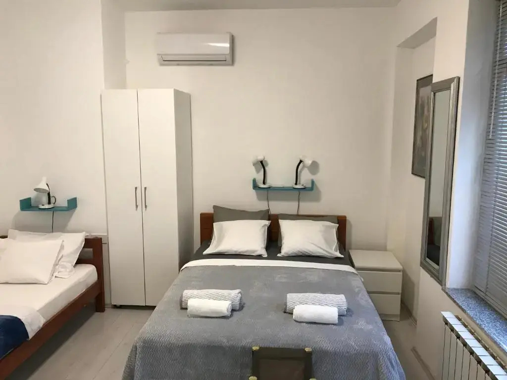 Economy room