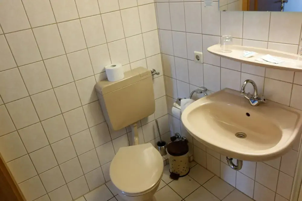 Economy room