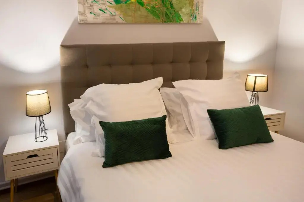 Standard Double room with balcony (full double bed)