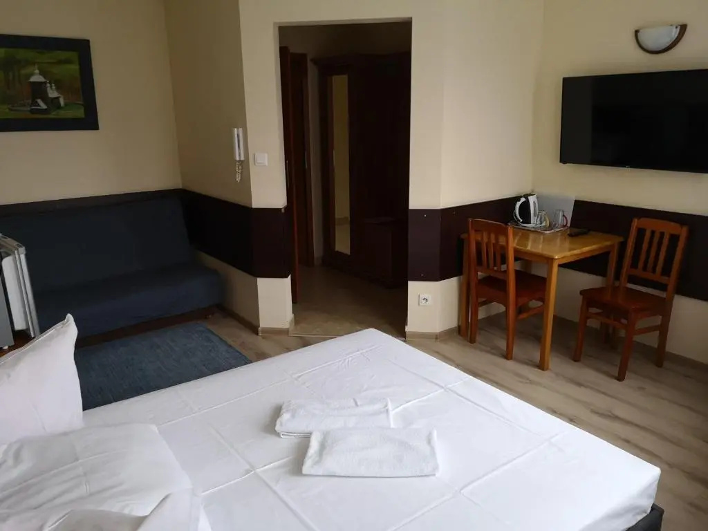 Standard Double room (full double bed)