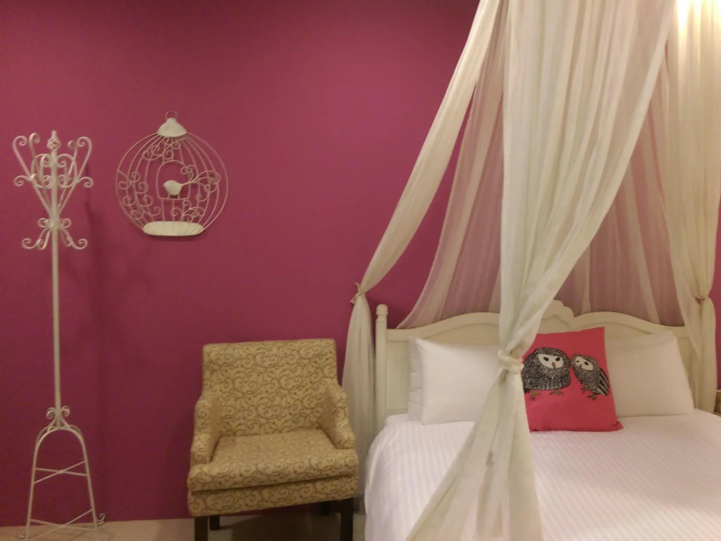 Economy room