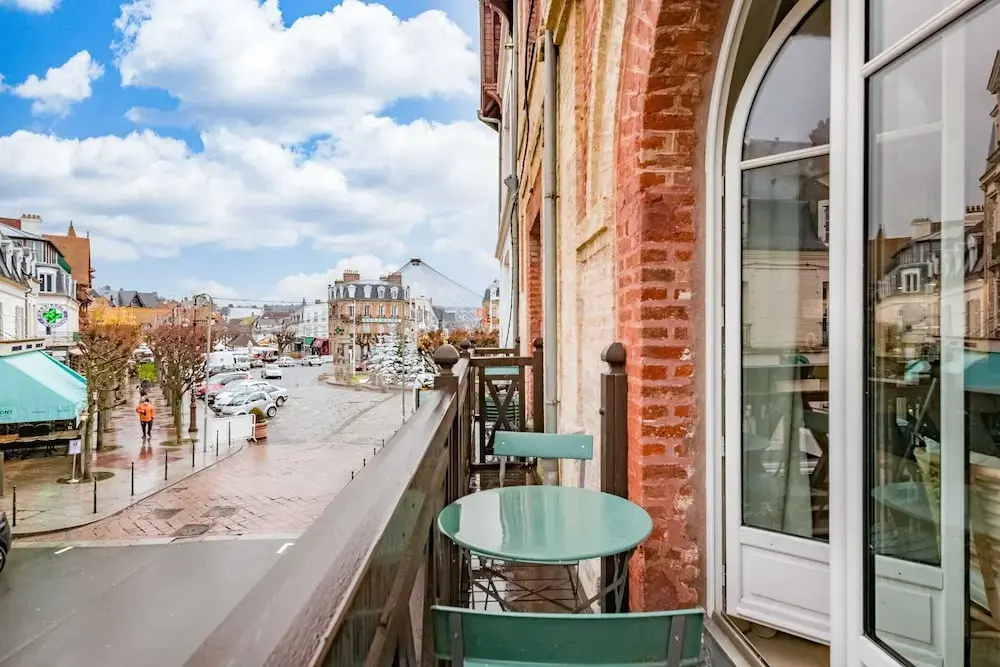 High-end 75m2 Apartment - Place Morny