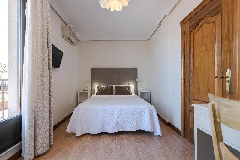 Standard Double room with balcony (full double bed)