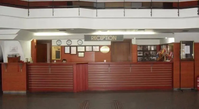 Dilaver Hotel — фото