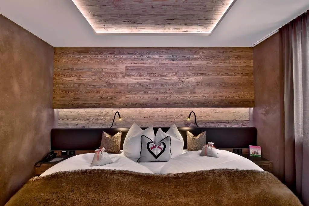 Standard Double room with balcony (full double bed)